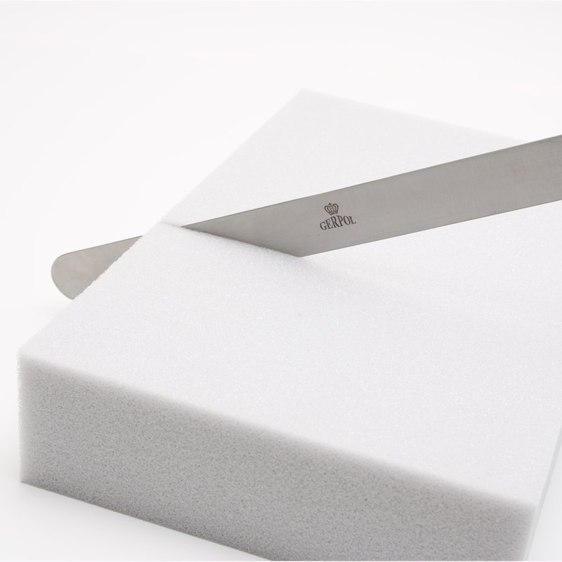 czym przyciąć piankę tapicerską